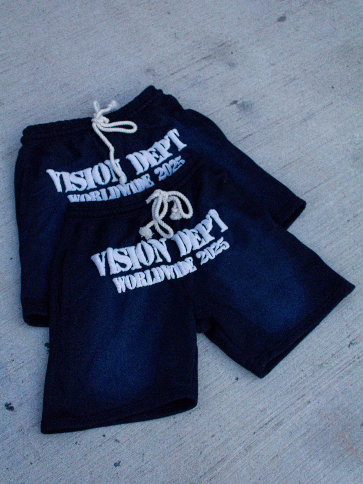 “VSN DEPT” SHORTS BLACK
